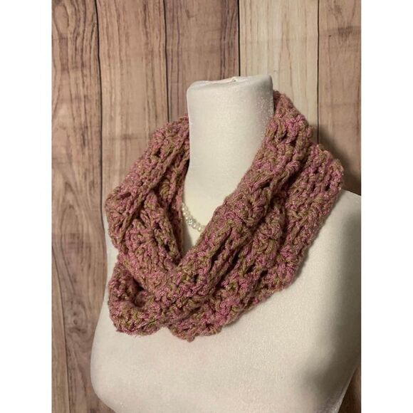 Women’s Scarf Pink/Gold Woven - Picture 4 of 5
